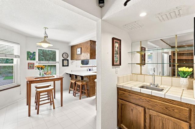 2535 Mossy Oaks Ct, Rancho Cordova, CA 95670