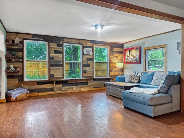 1337 W Dallas Road, Urbana, OH 43078