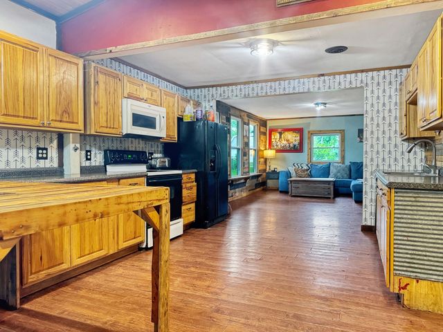 1337 W Dallas Road, Urbana, OH 43078