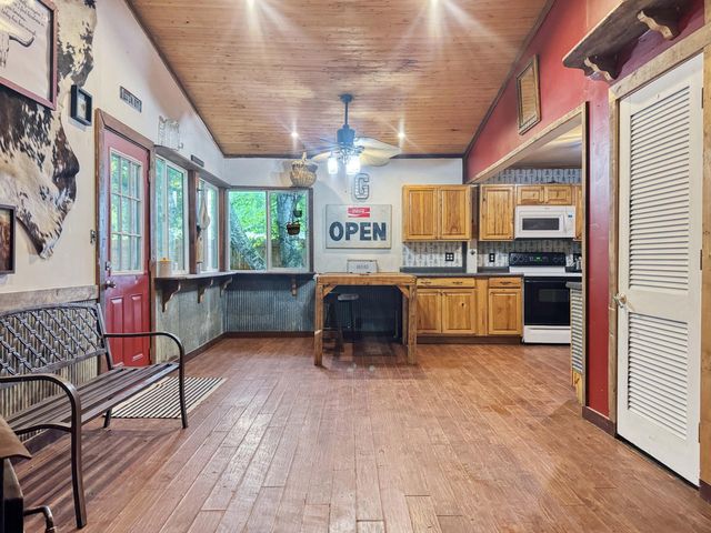 1337 W Dallas Road, Urbana, OH 43078