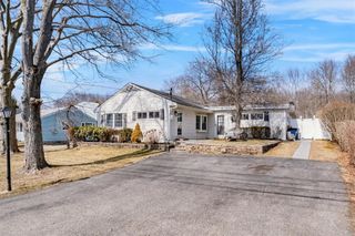 748 Locksley Road, Yorktown Heights, NY 10598