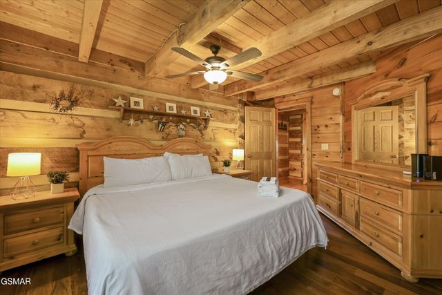 1483 Honey Oaks Way, Sevierville, TN 37876