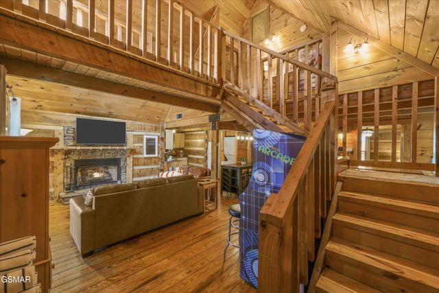 1483 Honey Oaks Way, Sevierville, TN 37876