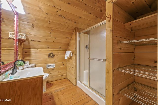 1483 Honey Oaks Way, Sevierville, TN 37876