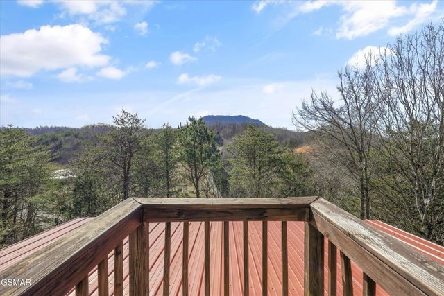 1483 Honey Oaks Way, Sevierville, TN 37876