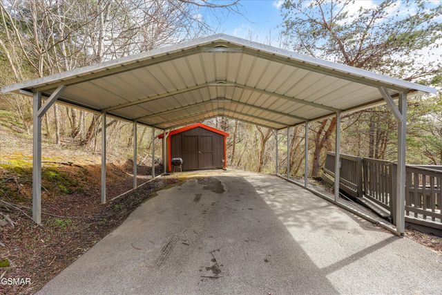 1483 Honey Oaks Way, Sevierville, TN 37876