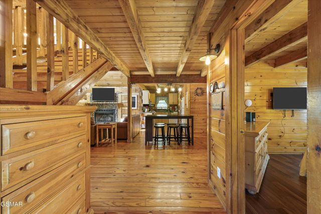 1483 Honey Oaks Way, Sevierville, TN 37876