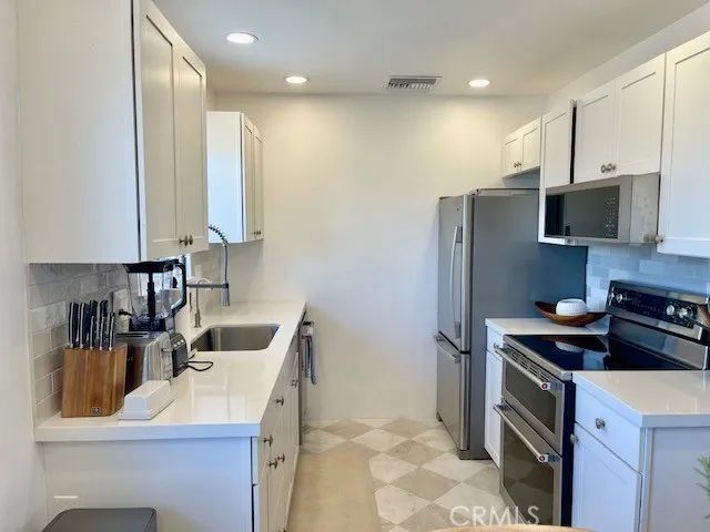 3080 Lincoln Street 17, Carlsbad, CA 92008