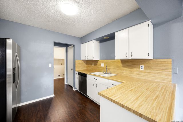 9334 Dover Rdg, San Antonio, TX 78250