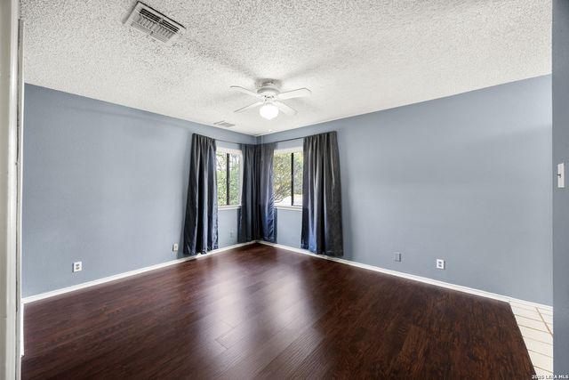 9334 Dover Rdg, San Antonio, TX 78250