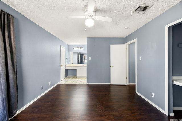 9334 Dover Rdg, San Antonio, TX 78250