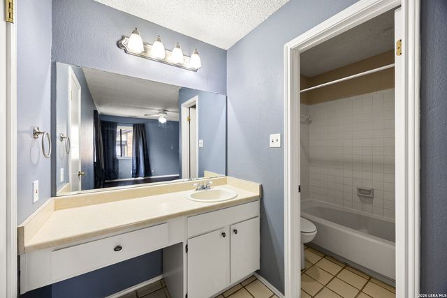 9334 Dover Rdg, San Antonio, TX 78250