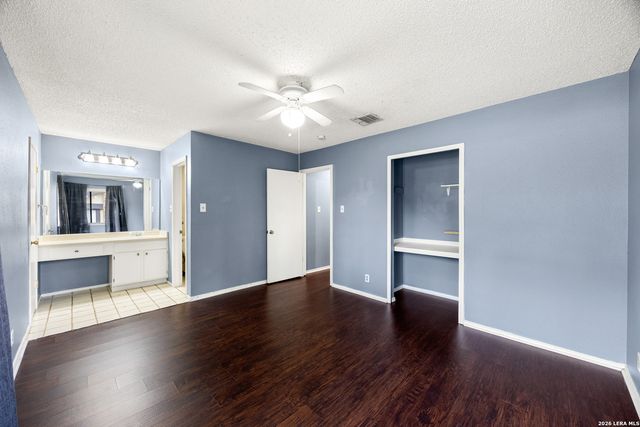 9334 Dover Rdg, San Antonio, TX 78250