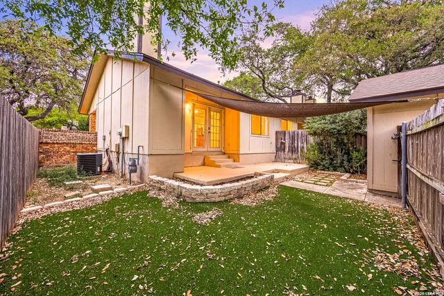 9334 Dover Rdg, San Antonio, TX 78250