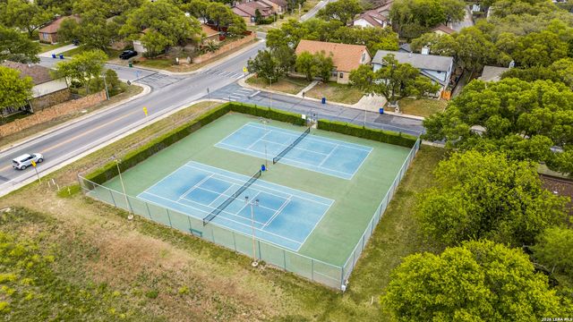 9334 Dover Rdg, San Antonio, TX 78250