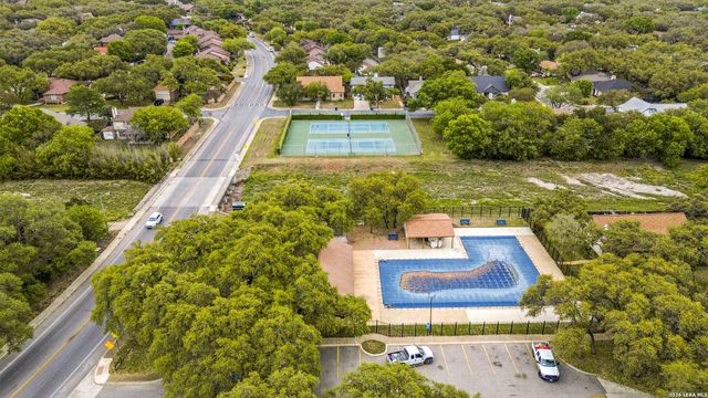 9334 Dover Rdg, San Antonio, TX 78250