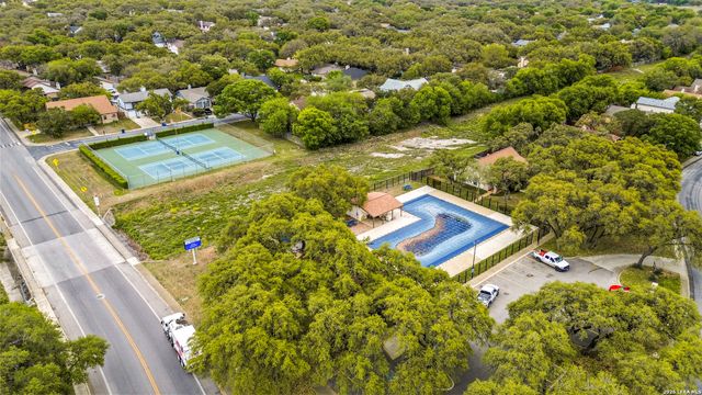 9334 Dover Rdg, San Antonio, TX 78250