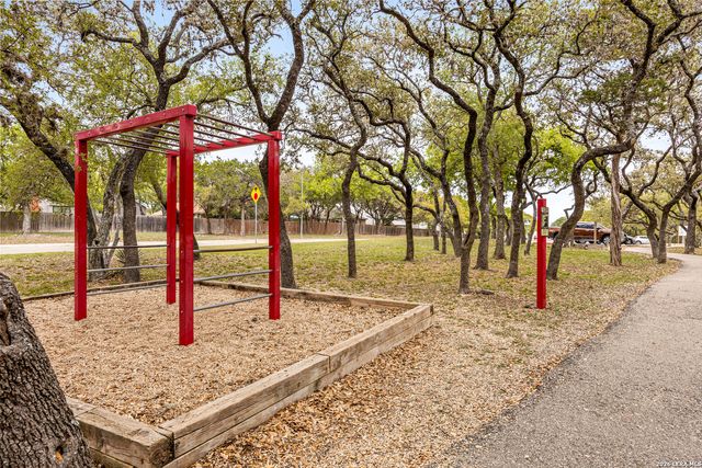 9334 Dover Rdg, San Antonio, TX 78250