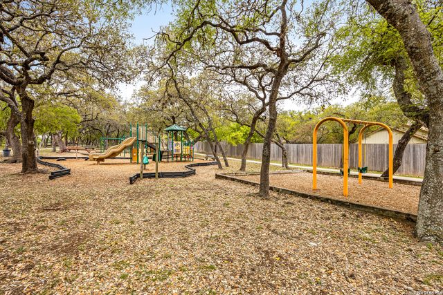 9334 Dover Rdg, San Antonio, TX 78250