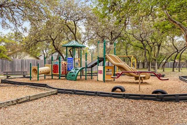 9334 Dover Rdg, San Antonio, TX 78250