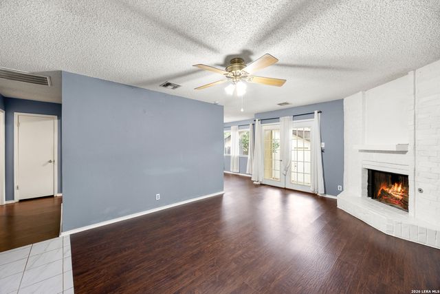 9334 Dover Rdg, San Antonio, TX 78250