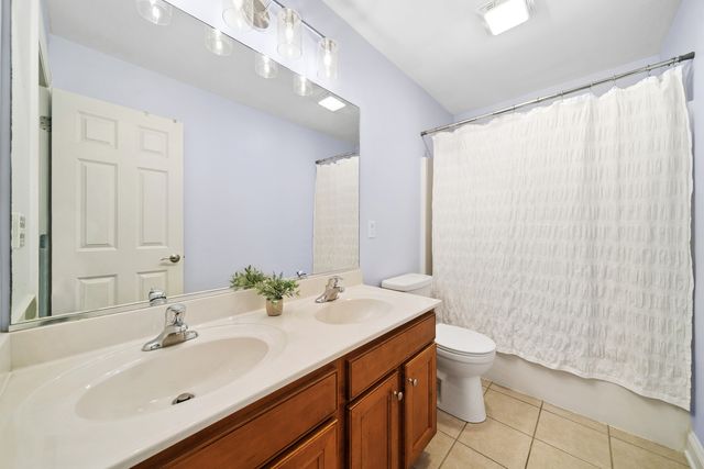 115 Pineridge Drive S, Oswego, IL 60543