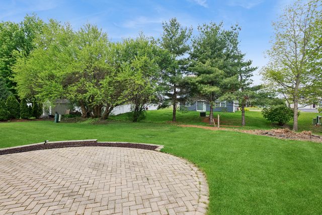 115 Pineridge Drive S, Oswego, IL 60543