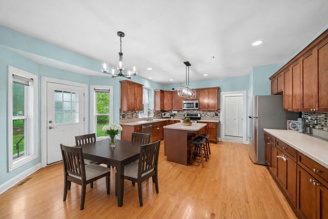 115 Pineridge Drive S, Oswego, IL 60543