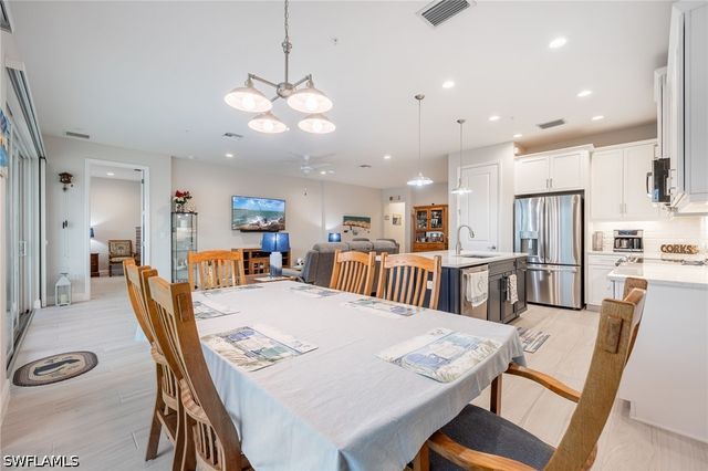 2555 Seychelles DR 406, Naples, FL 34112