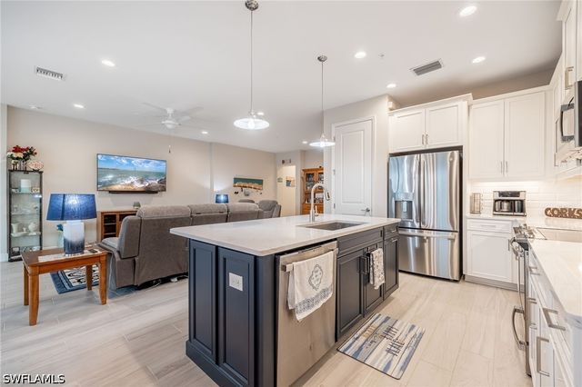 2555 Seychelles DR 406, Naples, FL 34112