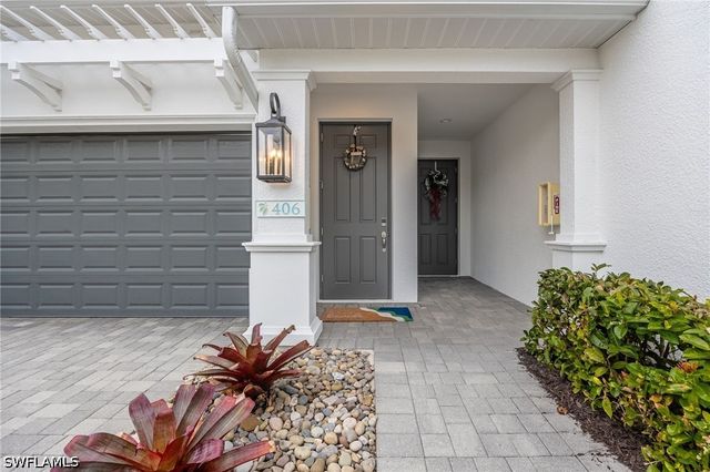 2555 Seychelles DR 406, Naples, FL 34112