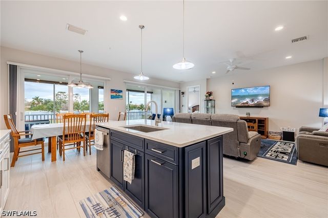 2555 Seychelles DR 406, Naples, FL 34112