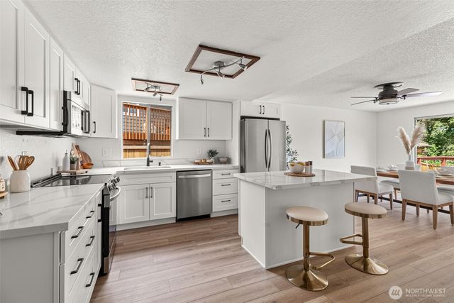 31300 31st Ave SW, Federal Way, WA 98023