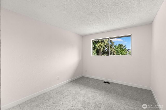 31300 31st Ave SW, Federal Way, WA 98023