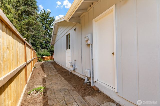 31300 31st Ave SW, Federal Way, WA 98023