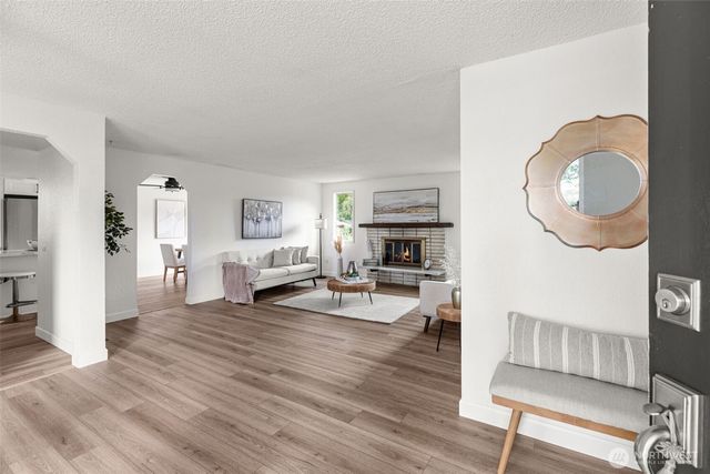 31300 31st Ave SW, Federal Way, WA 98023