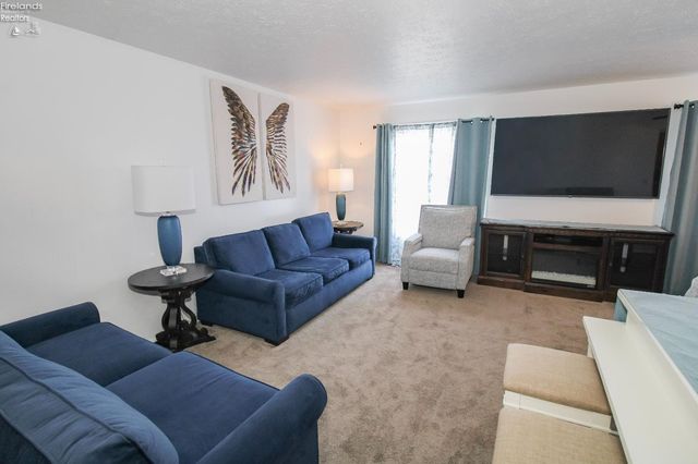 2058 Heritage Drive, Sandusky, OH 44870