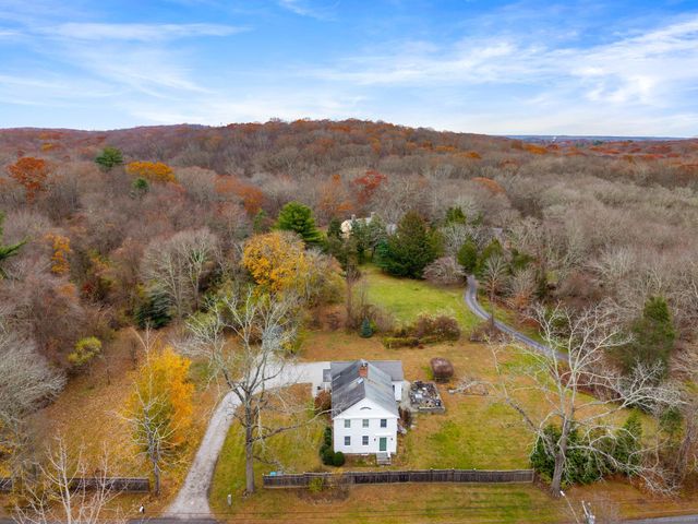 138 School House Road, Old Saybrook, CT 06475