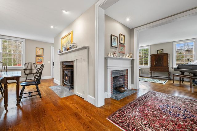 138 School House Road, Old Saybrook, CT 06475