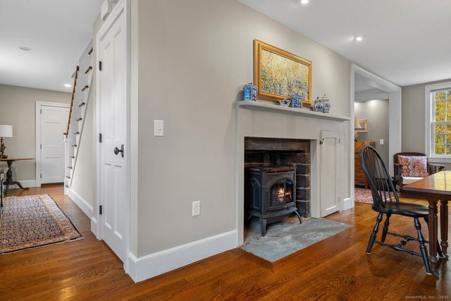 138 School House Road, Old Saybrook, CT 06475