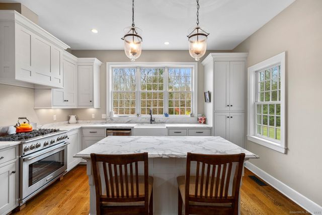 138 School House Road, Old Saybrook, CT 06475