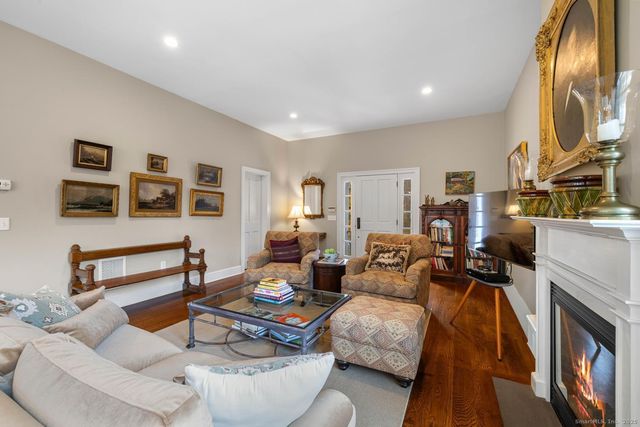 138 School House Road, Old Saybrook, CT 06475