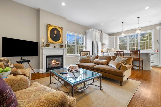 138 School House Road, Old Saybrook, CT 06475