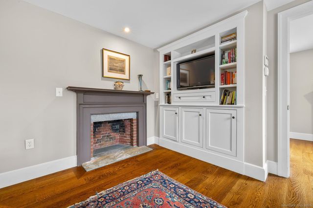 138 School House Road, Old Saybrook, CT 06475