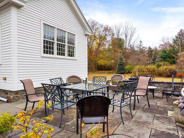 138 School House Road, Old Saybrook, CT 06475