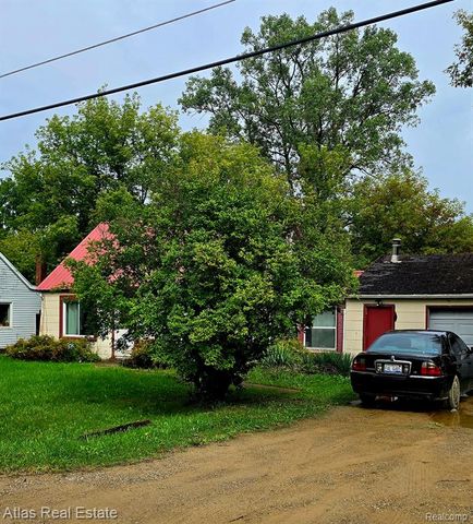 3201 Myrton Street, Burton, MI 48529