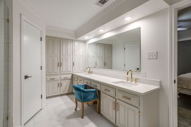 2910 Glasgow Drive, Arlington, TX 76015