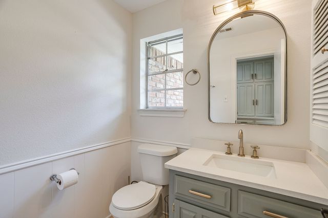 2910 Glasgow Drive, Arlington, TX 76015