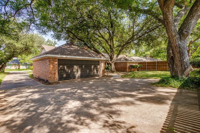 2910 Glasgow Drive, Arlington, TX 76015