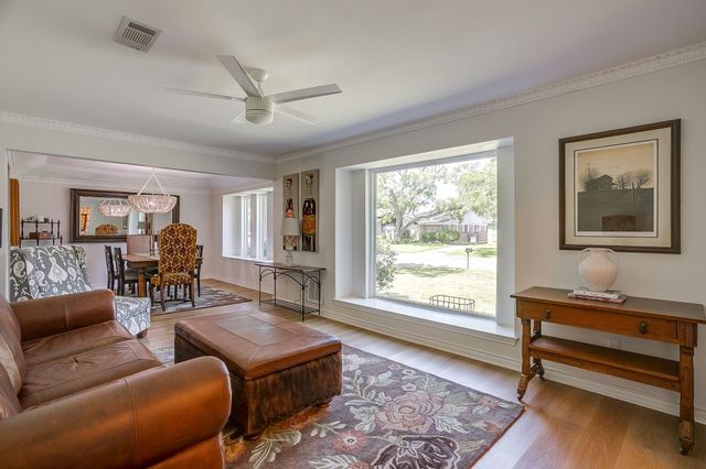 2910 Glasgow Drive, Arlington, TX 76015